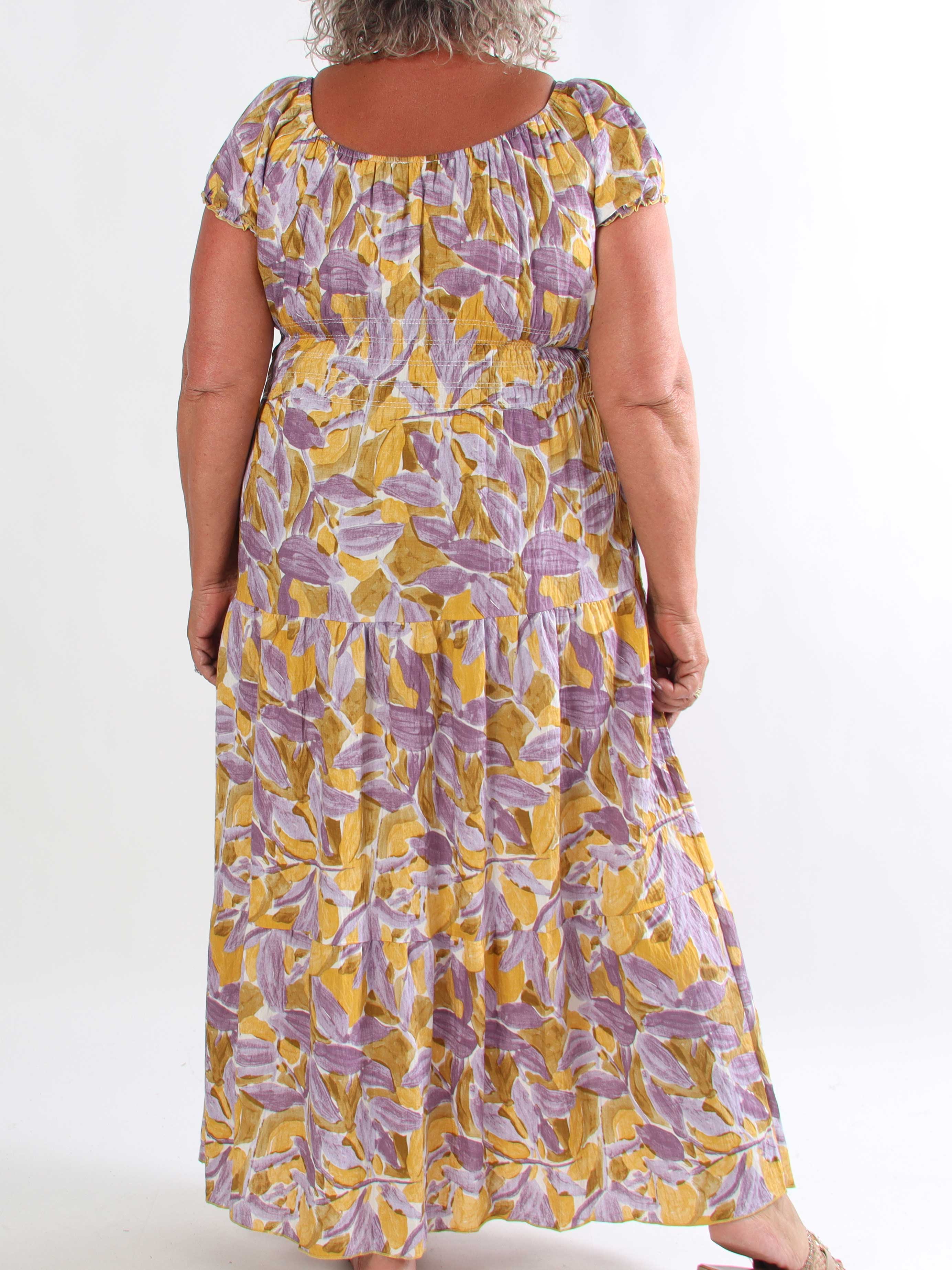 Leilani Leaf - Plus size kjole i viskose med træknapper og smock